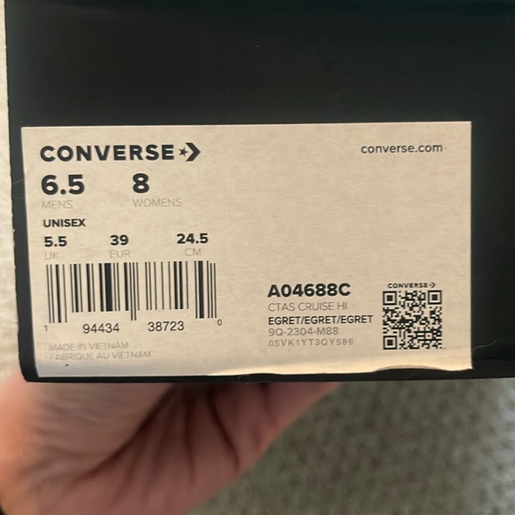 BRAND NEW Converse Platform Sneaker - Picture 2 of 4